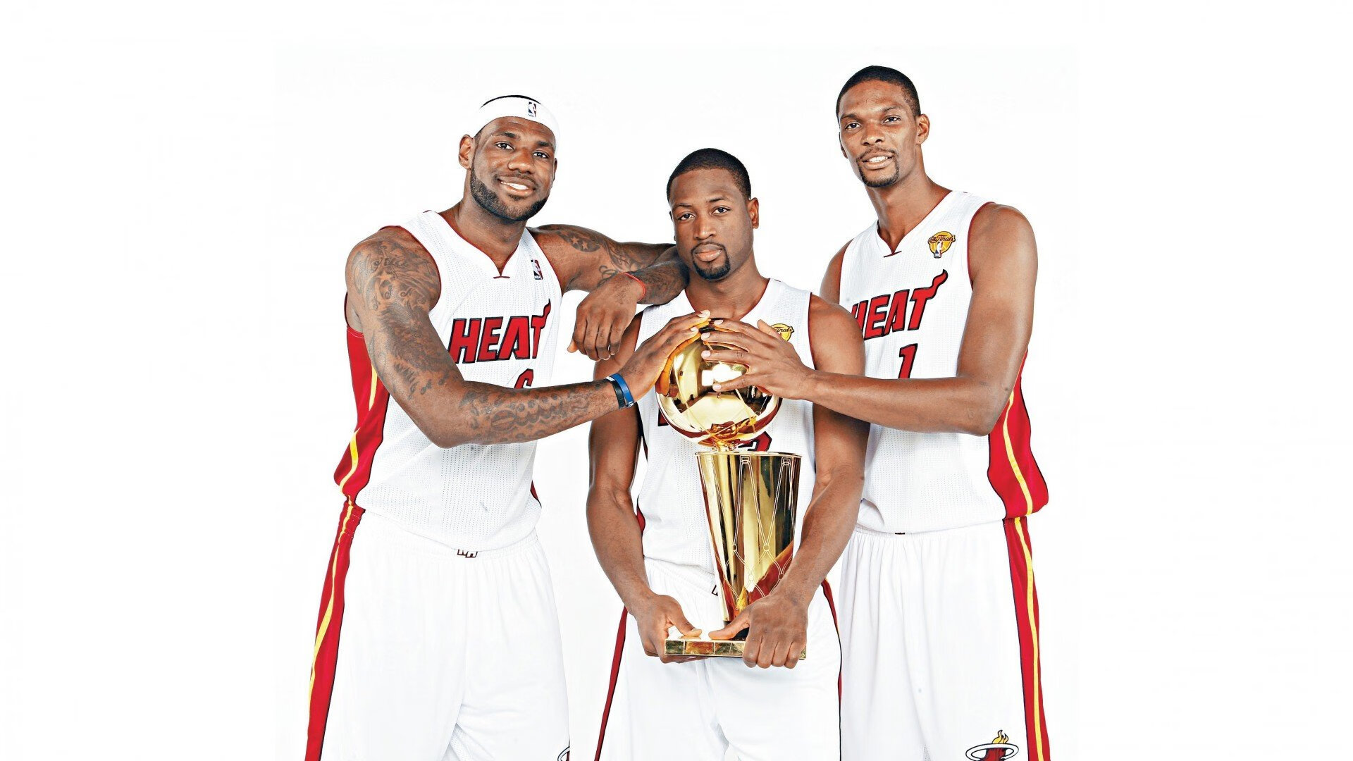 UFC拳手怒喷裁判：赛场上的真实对抗与裁判判罚的纠结